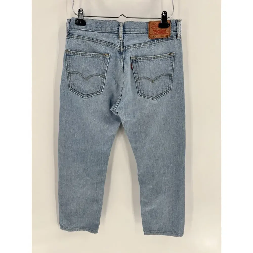 Levi’s Jeans 505 Mens 32x30 Blue Light Wash Denim Straight Leg Logo Patch